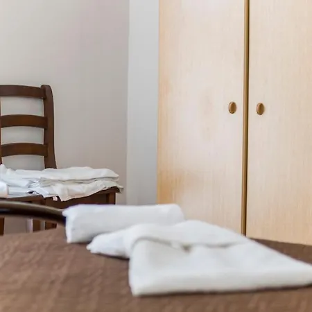 Afrodite Bed & Breakfast 2*